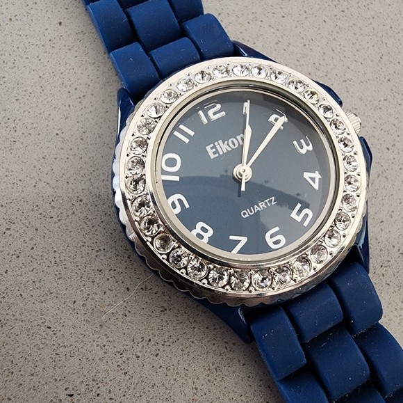 Eikon Silicone Watch - Picture 4 of 4